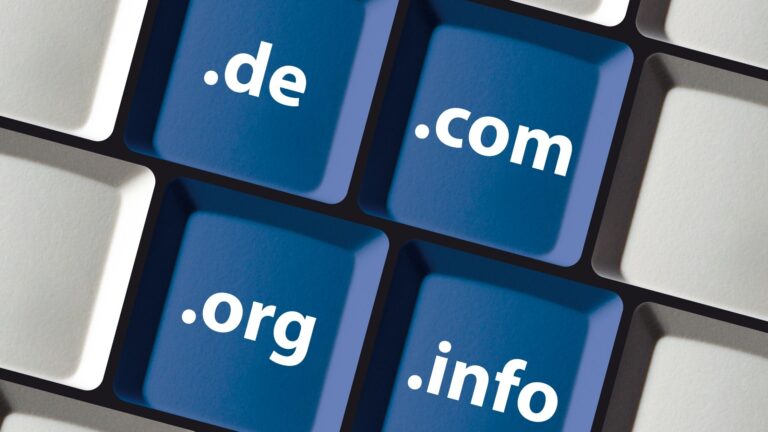 comprar dominio nominalia