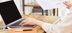 Qué documentación preparar para vender una web